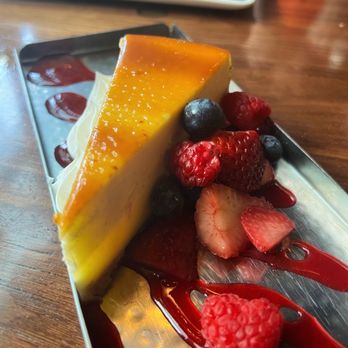 13 Coins Vancouver - Crème brûlée cheesecake - Diners Near Me - Vancouver, Washington