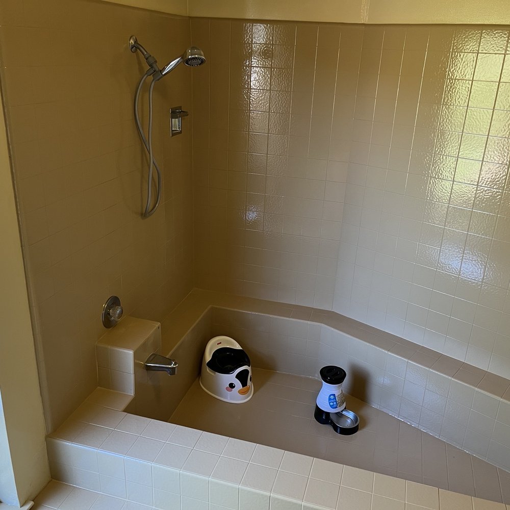 Daniel Lugo Construction - Before, tile shower. - General Contractors Near Me Daniel Lugo Construction - Before, tile shower. - General Contractors Near Me
