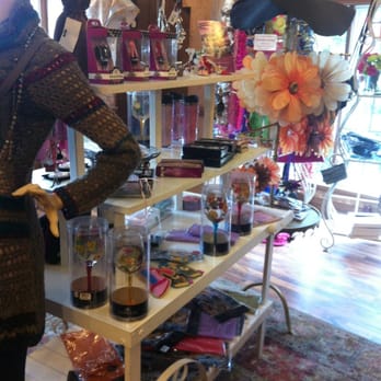 Bella Donna Boutique - Accessories Near Me - Long Grove, Illinois