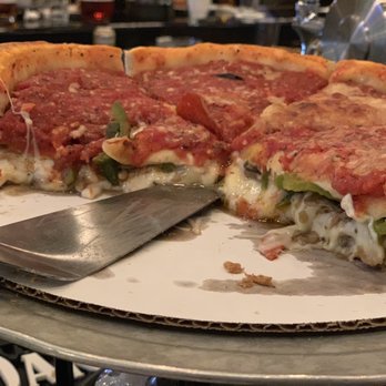 Giordano's - Pizza Near Me - Chicago, Illinois