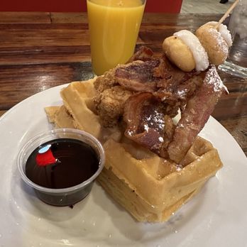 Maple Leaf Diner - *Chicken, Bacon & Waffles - American Near Me - Dallas, Texas