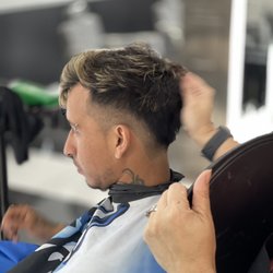 Ariel Barber and Salon - Fade and Color ..