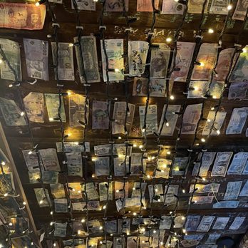 Crossfield's Australian Pub - Currency celling - Pubs Near Me - Vienna, 9 Crossfield's Australian Pub - Currency celling - Pubs Near Me - Vienna, 9