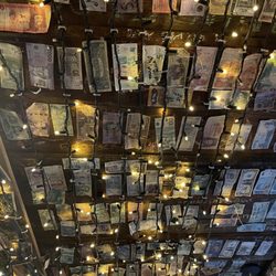 Crossfield's Australian Pub - Currency celling