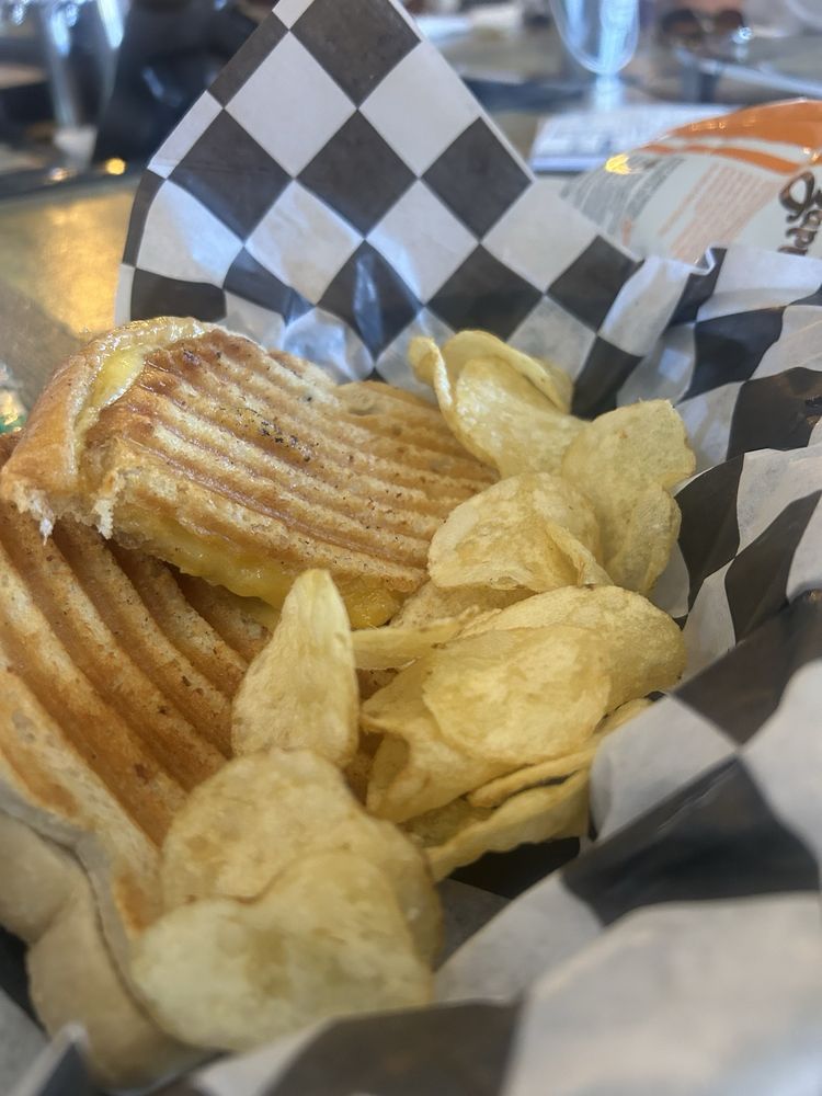 Trackside Taproom Logo