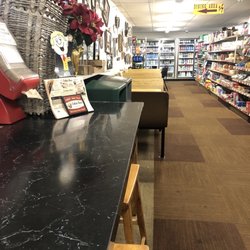 Bishop's Pizza - Seating area