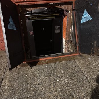 Velvet Whip Philly - Underground entrance!! - Speakeasies Near Me - Philadelphia, Pennsylvania