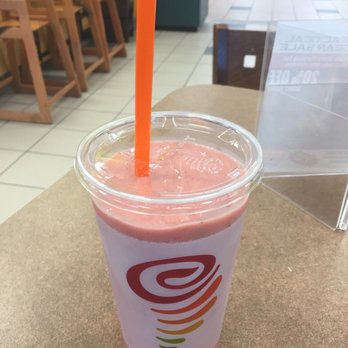 Jamba Juice - Strawberries Wild Smoothie - Juice Bars & Smoothies Near Me - Quantico, Virginia