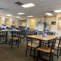 Kava's Pancake House - Dining room at 2:15 PM