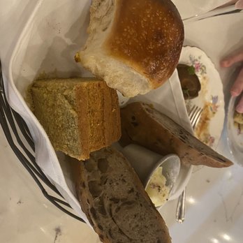Barn8 - Bread basket - New American Near Me - Goshen, Kentucky Barn8 - Bread basket - New American Near Me - Goshen, Kentucky