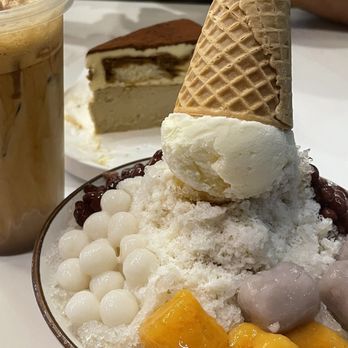 Adore x Black Ball - Shaved ice, tiramisu cake and coffee - Patisserie/Cake Shop Near Me - Thornhill, Ontario Adore x Black Ball - Shaved ice, tiramisu cake and coffee - Patisserie/Cake Shop Near Me - Thornhill, Ontario
