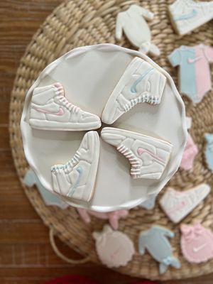 Lorraine's Bake Shop by null