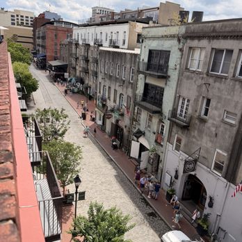 Myrtle & Rose Rooftop Bar - River St looking east - Cocktail Bars Near Me - Savannah, Georgia Myrtle & Rose Rooftop Bar - River St looking east - Cocktail Bars Near Me - Savannah, Georgia