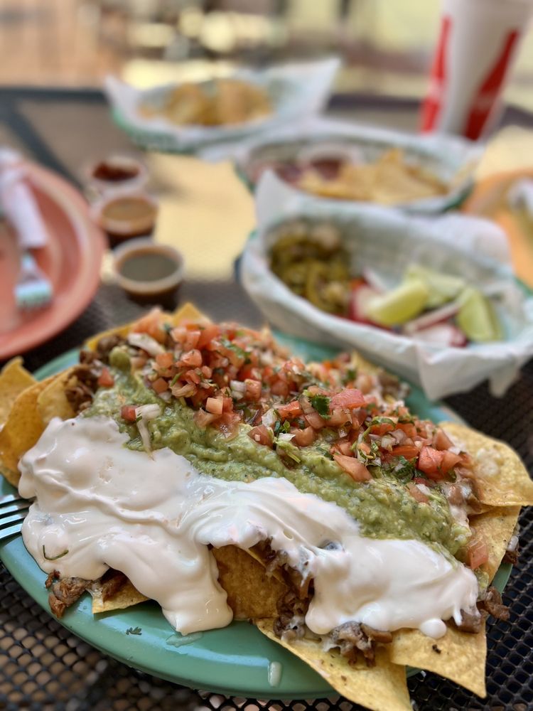 Los Gallos Taqueria