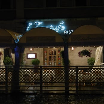 Il Tartufo - Restaurant exterior with outdoor seating. - Italian Near Me - Spoleto, PG