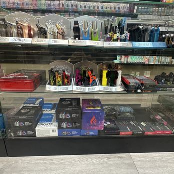 NE LUCKY STAR TOBACCO AND VAPE - Updated May 2026 - 10 Photos - 15615 W Ctr  Rd, Omaha, Nebraska - Vape Shops - Phone Number