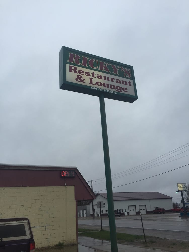 RICKY’S RESTAURANT & LOUNGE Updated August 2024 10 Photos 101 N