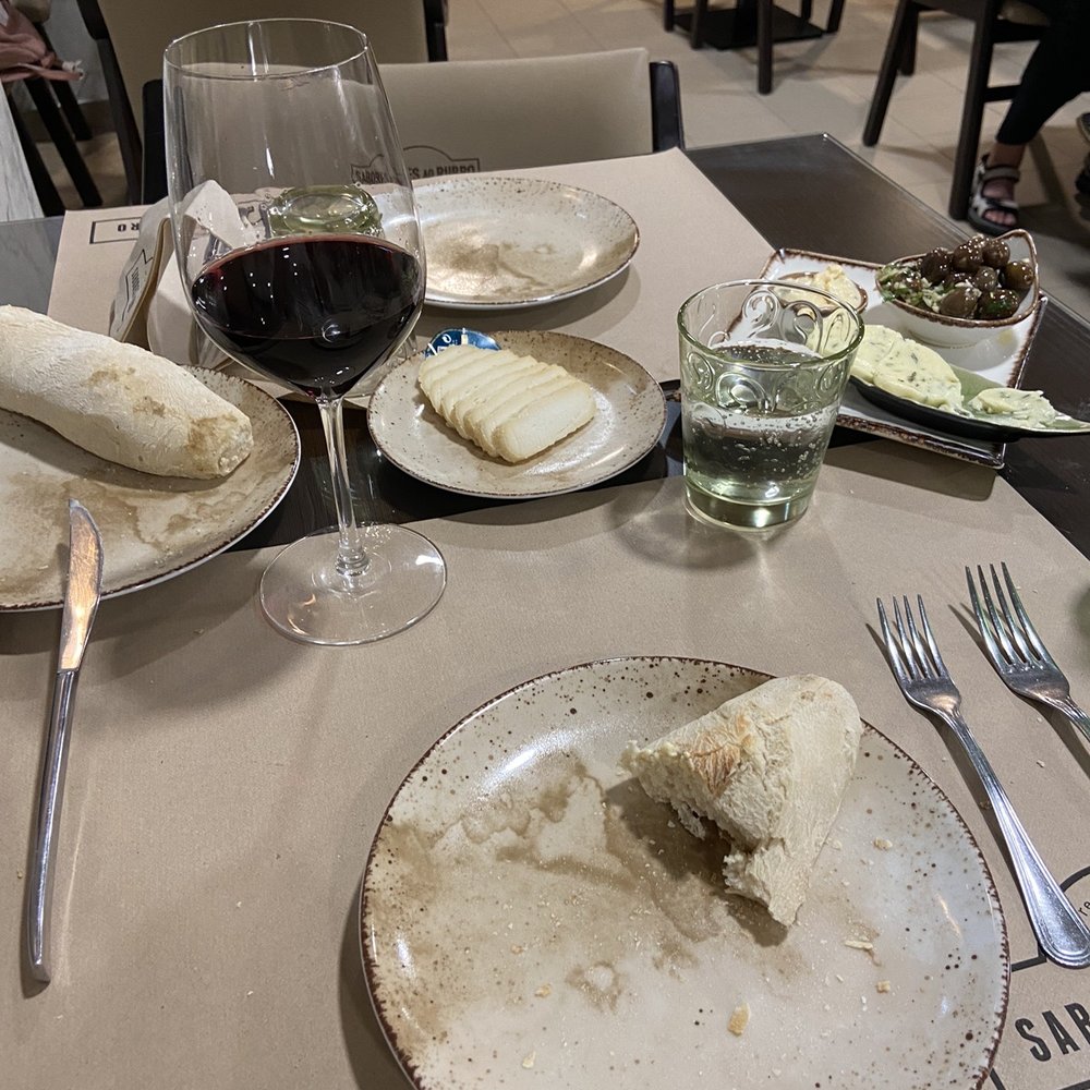 Sabores ao Rubro - The coperto bread, olives, and cheese were a great bargain! - Portuguese Near Me - Tomar, 14