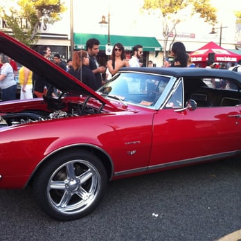 Glendale Cruise Night - Festivals Near Me - Glendale, California