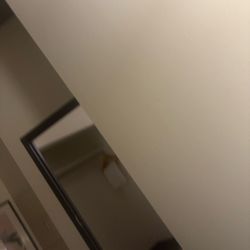 Holiday Inn Express & Suites Stillwater - University Area - Stained walls