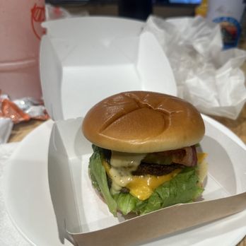 Jollibee - Aloha Yum Burger (instagram: wooneats) - Fast Food Near Me - Daly City, California