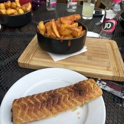 The Angelfish - Vegetarian sausage roll was the best I've ever had and the cheesy chips were hot and plentiful!