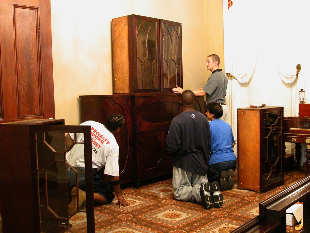 SPECIALTY MOVING & DELVERY LLC