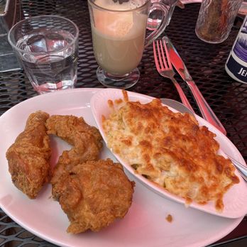 Cafe Genevieve - Friend chicken and Mac & Cheese - Breakfast & Brunch Near Me - Jackson, Wyoming