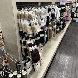 DSW Designer Shoe Warehouse - 2026 September 16
