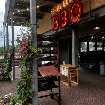 Terry Black's Barbecue - Barbeque Near Me - Lockhart, Texas