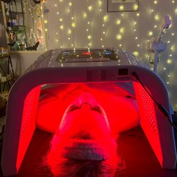 Ash and Earth Aesthetics - Red LED light therapy to help stimulate collagen