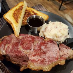 Pioneers Pub & Grub - Prime rib special, garlic mashed potatoes, texas toast
