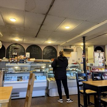 Leonardos - Inside ordering counter - Delis Near Me - Ruthin, DEN