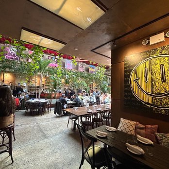 Fandi Mata - Interior - Mediterranean Near Me - Brooklyn, New York Fandi Mata - Interior - Mediterranean Near Me - Brooklyn, New York