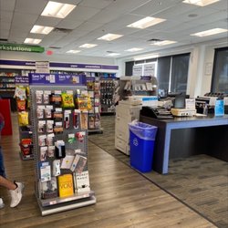 FedEx Office Print & Ship Center - Inside store