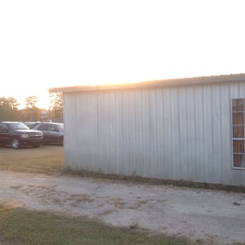 Walker Transmission - Side of bussiness showing customer cars and their broken widow to their bussiness, I don't think they really care though - Transmission Repair Near Me - Walker, Louisiana Walker Transmission - Side of bussiness showing customer cars and their broken widow to their bussiness, I don't think they really care though - Transmission Repair Near Me - Walker, Louisiana