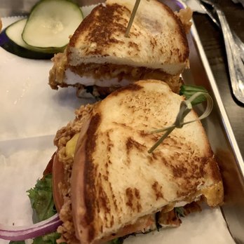 The Oakmont - Fried chicken sandwich - American Near Me - Indianapolis, Indiana