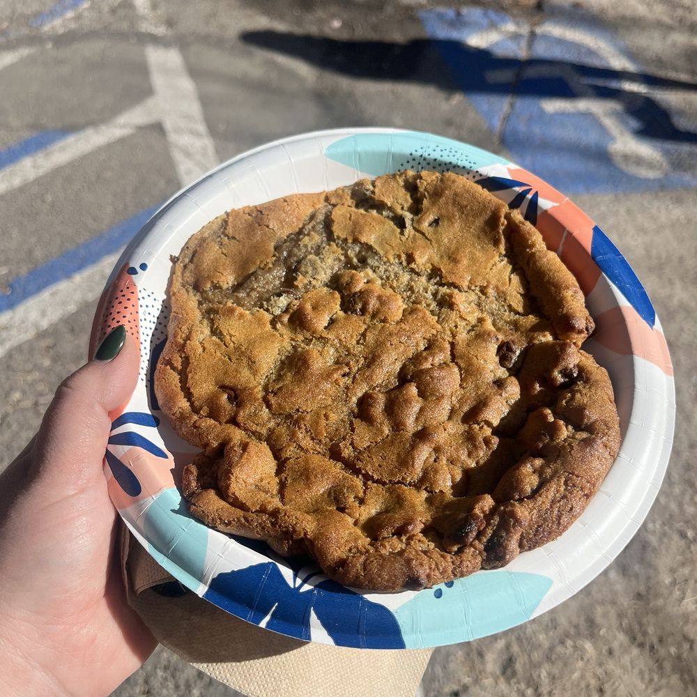 Mt Lemmon Cookie Cabin - Chocolate chip cookie - Pizza Near Me - Mount Lemmon, Arizona