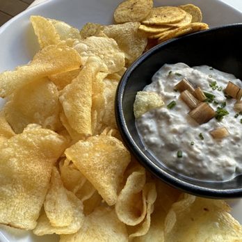 Hinana Bar - Ahi dip - Lounges Near Me - Honolulu, Hawaii