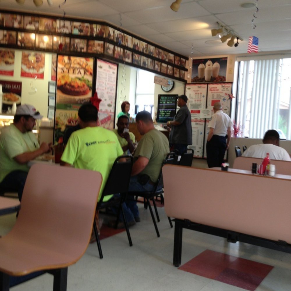 Fish Place - Inside Fish Place, Dickinson TX. - Seafood Near Me - Dickinson, Texas