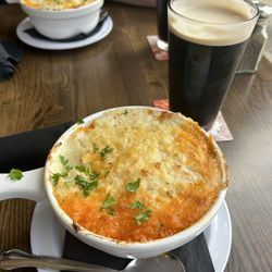 Sammy J's - Shepherds pie and stout!