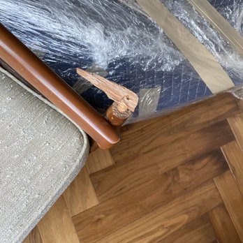 LNL Movers - Cross Country - Broken arm chair - Movers Near Me LNL Movers - Cross Country - Broken arm chair - Movers Near Me