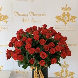 Royalty Roses - 100 Roses on cylinder box