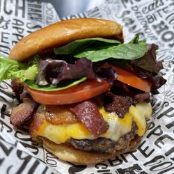 The Black Raven Project - Feeding Friends-Z's SmashBurger! Yummy
