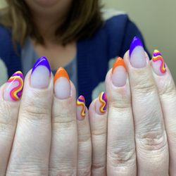 The Manicurist - Gel overlay with art