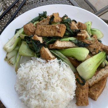 Momo Mee - Bok Choy with tofu - Pan Asian Near Me - Milwaukee, Wisconsin