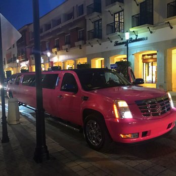 A Class Limos - There were people taking photos and videos of us!!!!! Beautiful clean car!!!! - Limos Near Me - Pompano Beach, Florida