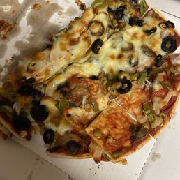 don't door dash this place they literally delivered my pizza side way and told me that how the people at this location gave it to him