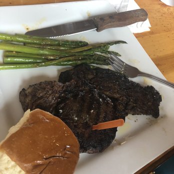 Borderland Steakhouse - Top Sirloin with Asparagus - Steakhouses Near Me - El Paso, Texas Borderland Steakhouse - Top Sirloin with Asparagus - Steakhouses Near Me - El Paso, Texas