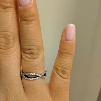 Le's Nails & Spa - Gel manicure - Nail Salons Near Me - Duluth, Georgia
